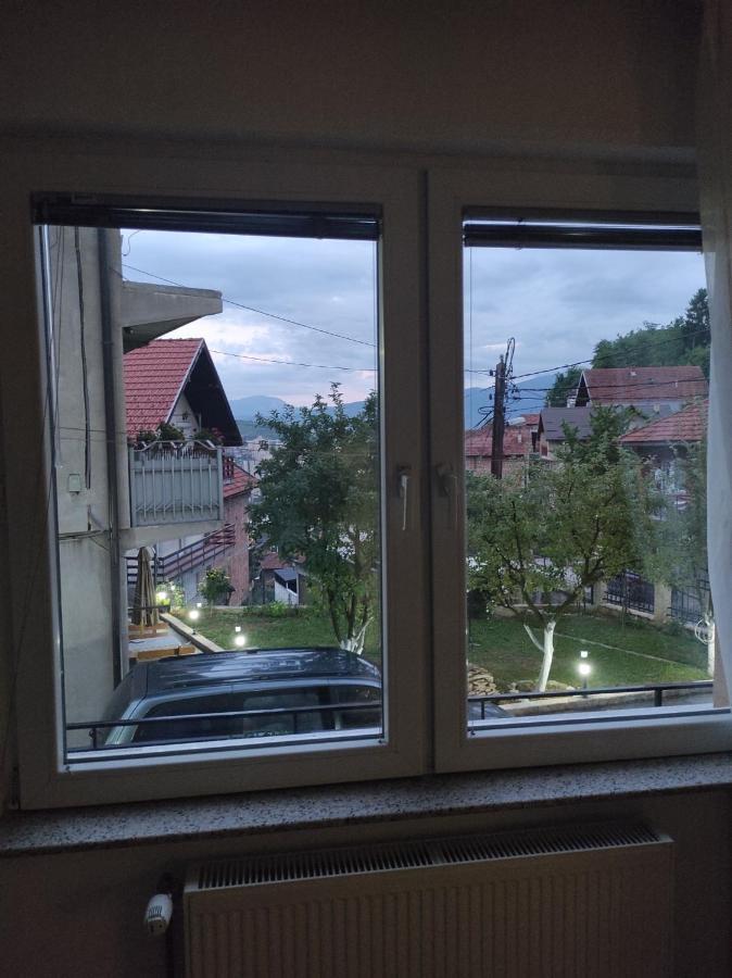 Mini Hill Apartment ซาราเยโว ภายนอก รูปภาพ